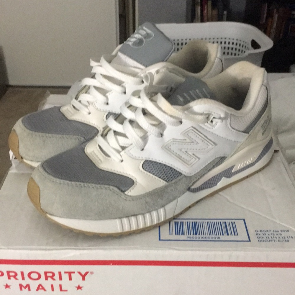 Woman’s new balance 530 encaps